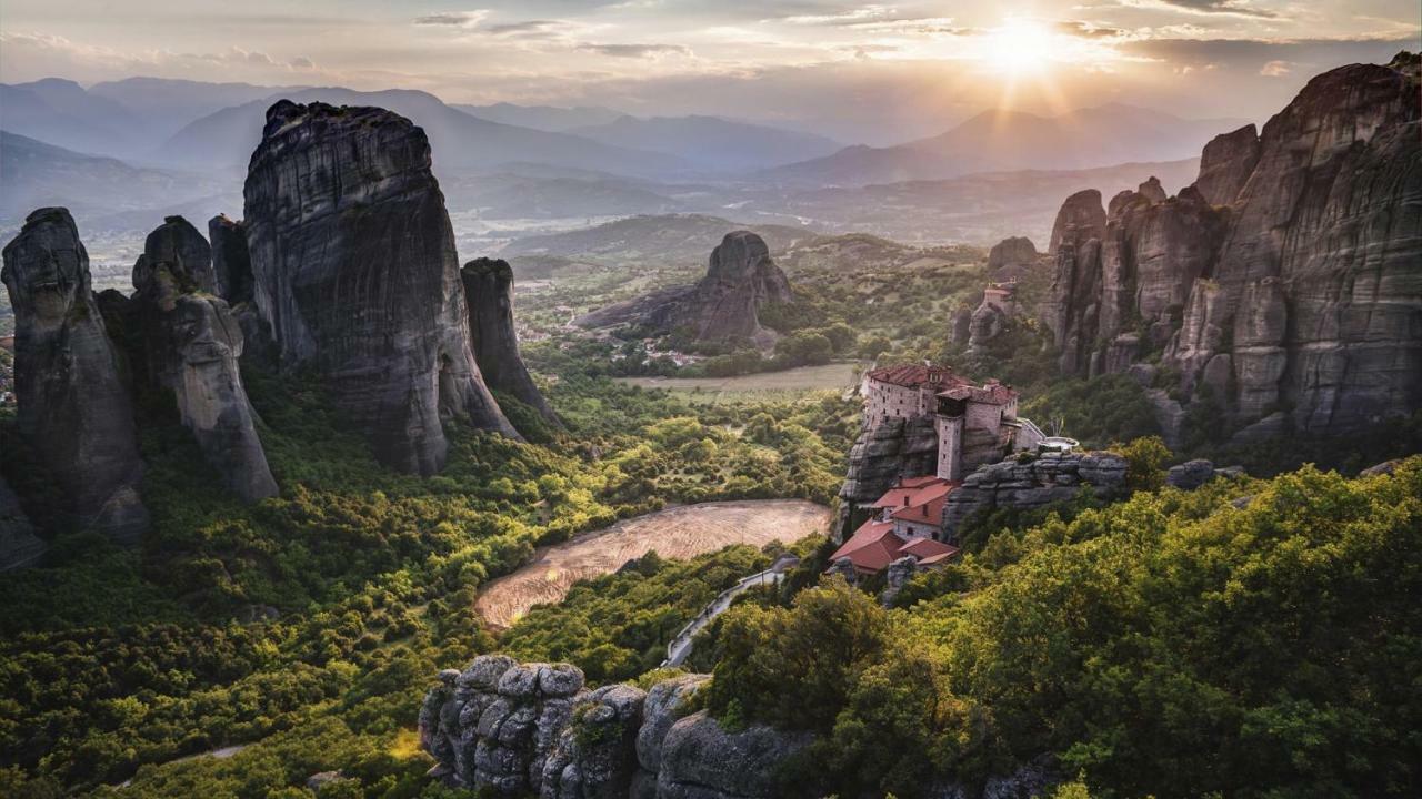 The Balcony Of Meteora The Center Of Kalabaka Apartment Екстериор снимка